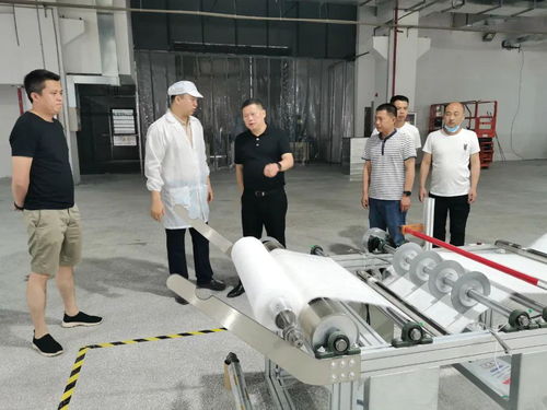 區(qū)領導調研諾峰智能熔噴布生產及經緯編布銷售情況